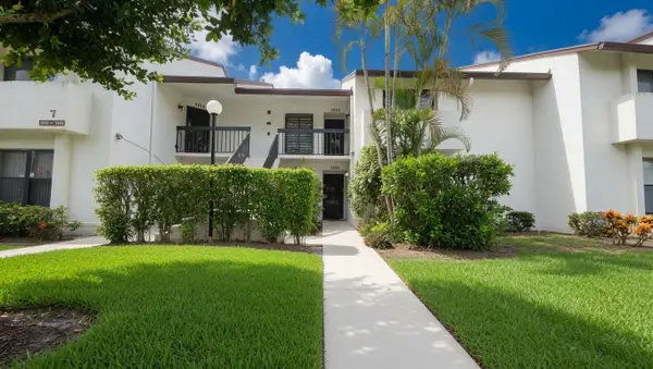 3555 Lucerne Park Drive, Greenacres, FL 33467