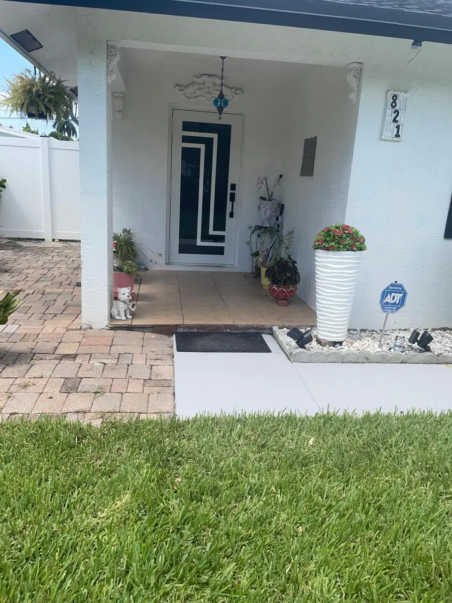 821 Hampton Road, West Palm Beach, FL 33405 - #3