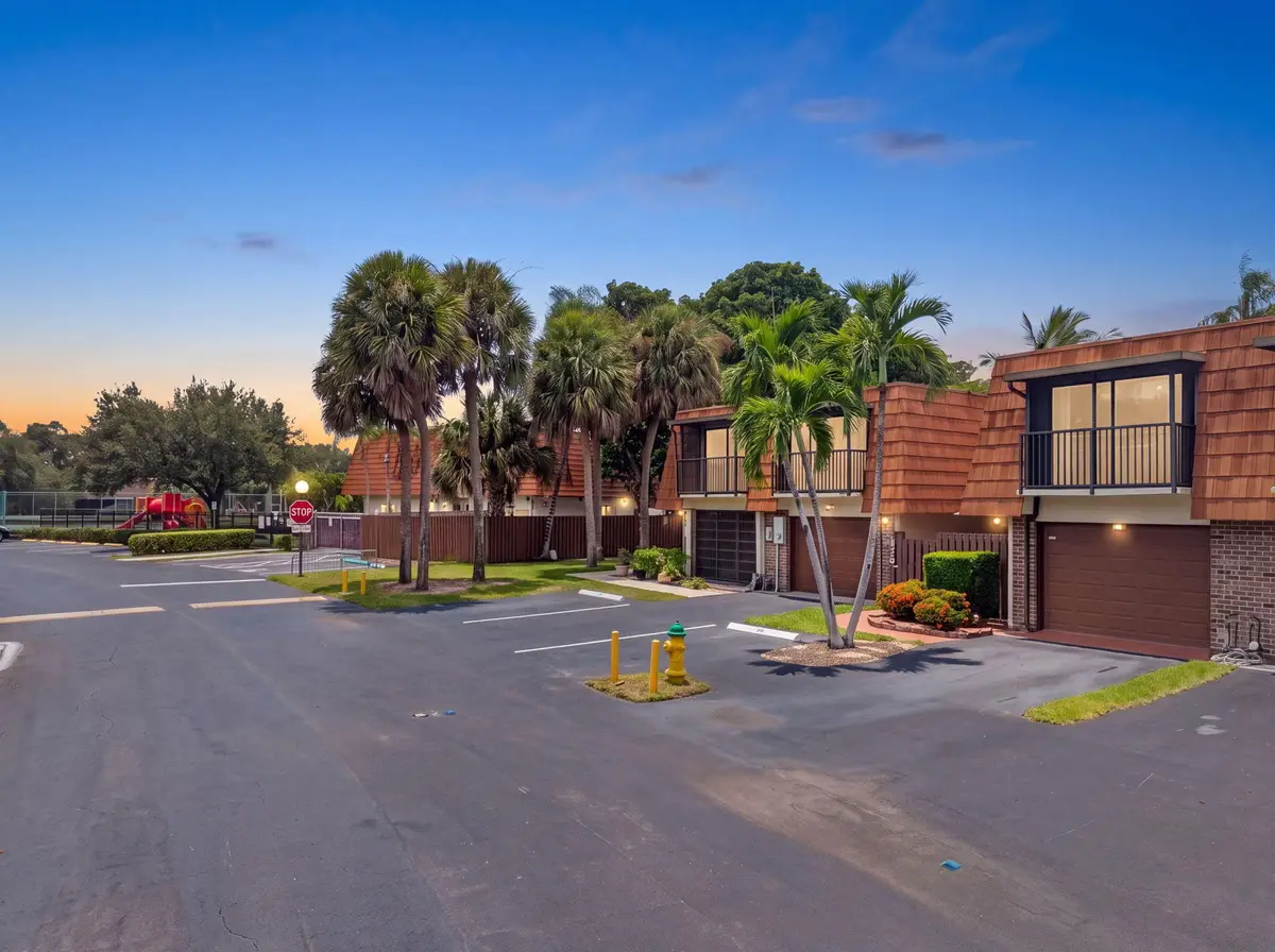 1648 Coral Avenue, North Lauderdale, FL 33068 - #1