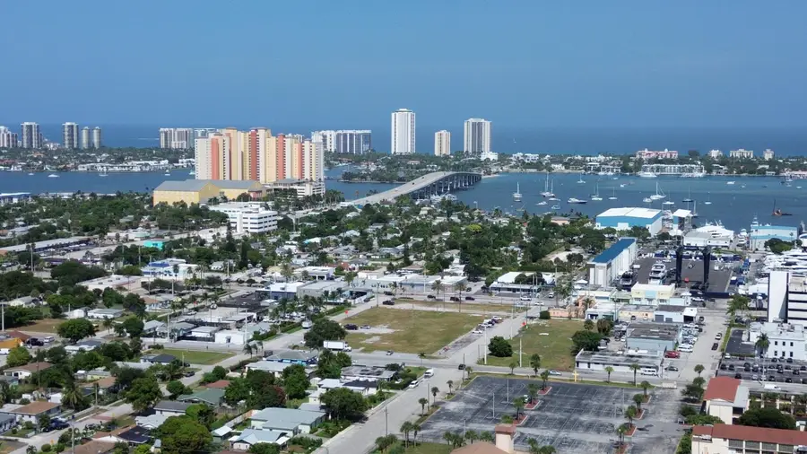 120 W 22nd Street, Riviera Beach, FL 33404 - #2