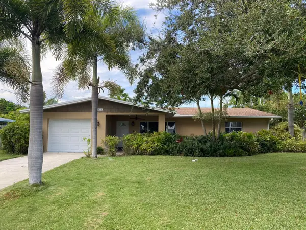 1672 Thumb Point Drive, Fort Pierce, FL 34949