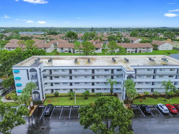 4725 Lucerne Lakes Boulevard E #202, Lake Worth, FL 33467