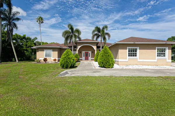 173 S Greenstar Avenue, Pahokee, FL 33476