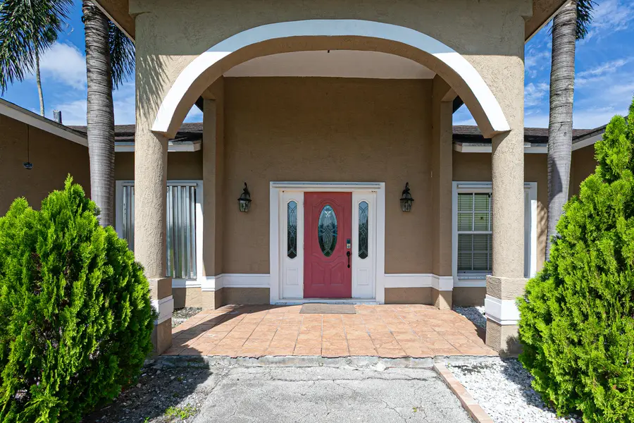 173 S Greenstar Avenue, Pahokee, FL 33476 - #3