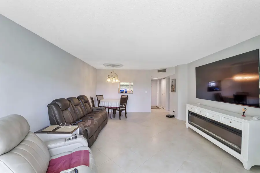 3590 Via Poinciana #107, Lake Worth, FL 33467 - #2
