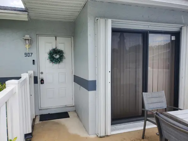2641 Gately Drive E #907, West Palm Beach, FL 33415