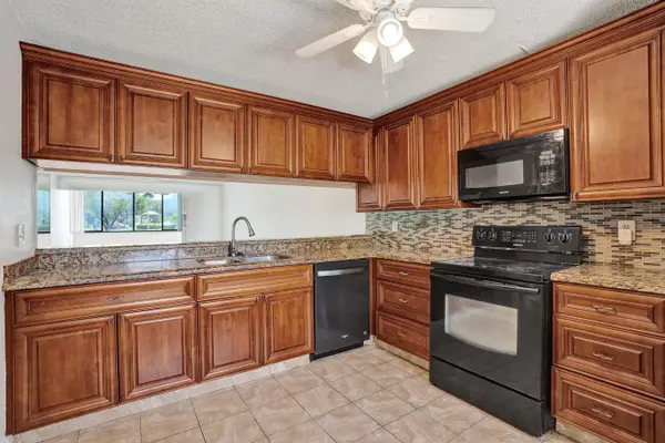 8030 Hampton Boulevard #106, North Lauderdale, FL 33068