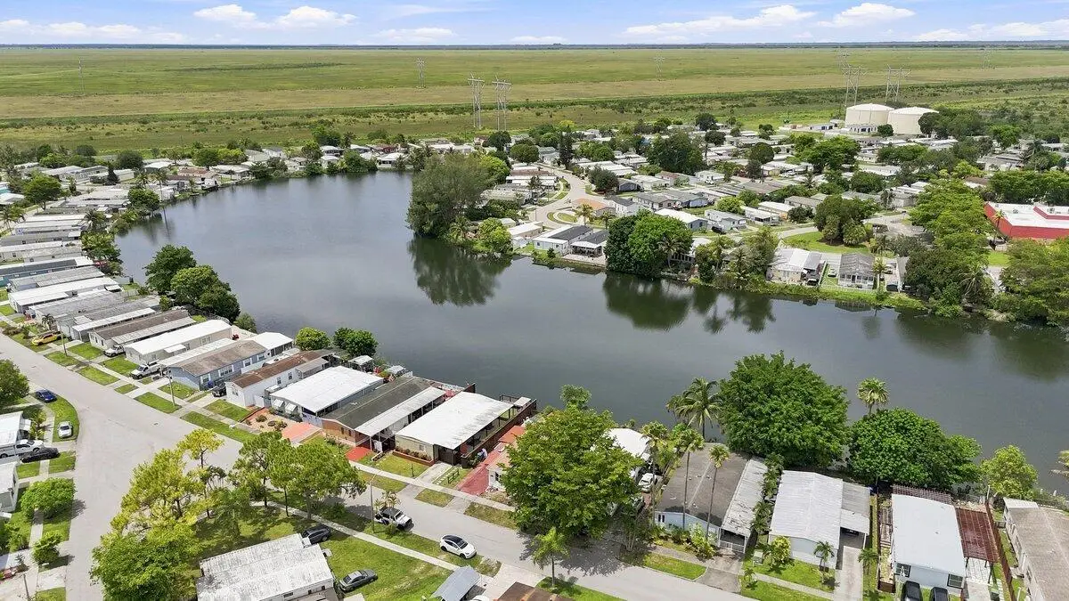 21671 S Heritage Circle, Pembroke Pines, FL 33029 - #1