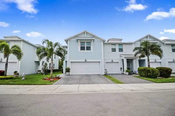 384 SE Sea Hunt Way, Stuart, FL 34994