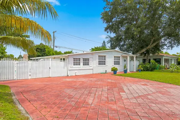 3239 Dolan Road, Palm Springs, FL 33406