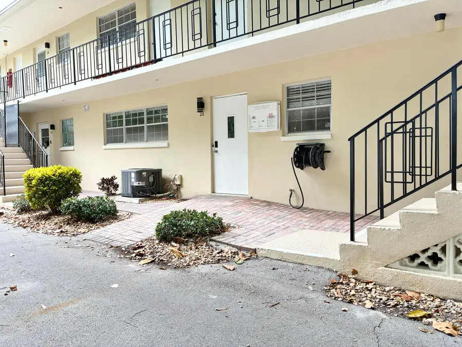 2204 NE 36th Street #Apt 26, Lighthouse Point, FL 33064 - #2