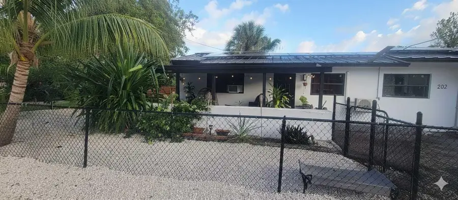 1202 NE 3rd Avenue, Fort Lauderdale, FL 33304 - #3