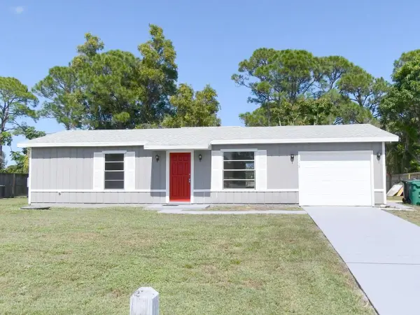 1119 S E O'donnell Lane, Port St Lucie, FL 34983