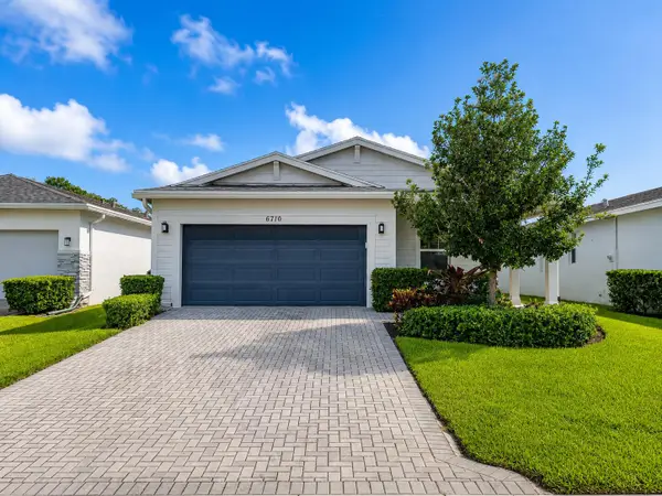 6710 Pointe Of Woods Drive, West Palm Beach, FL 33413