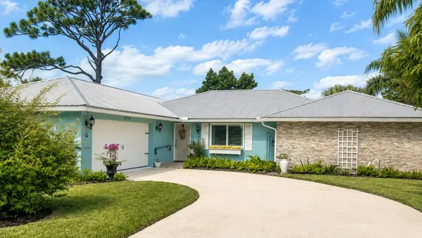 18334 SE Tee Lane, Tequesta, FL 33469