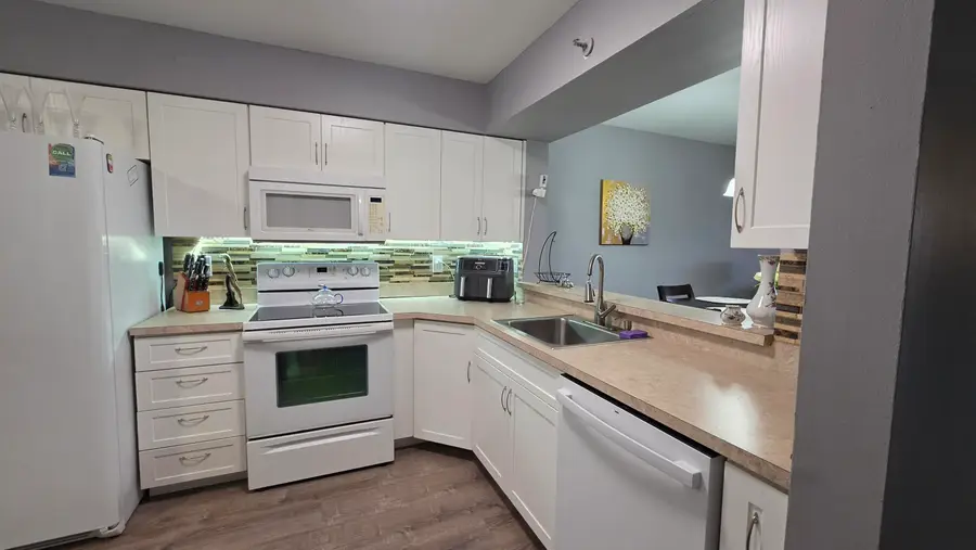 2206 S Cypress Bend Drive #504, Pompano Beach, FL 33069 - #3