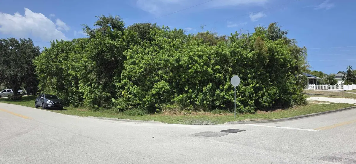 1330 4th Avenue Sw, Vero Beach, FL 32962 - #1