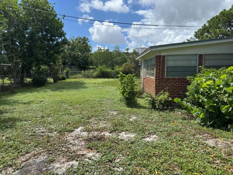 3651 Bahama Road, Palm Beach Gardens, FL 33410 - #3