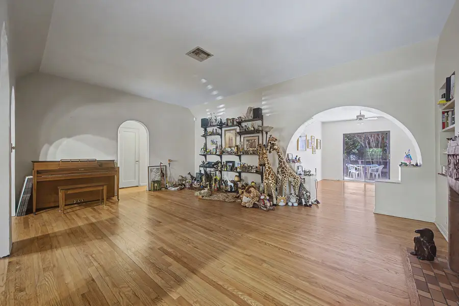 3700 Harlano Street, Coral Gables, FL 33134 - #3
