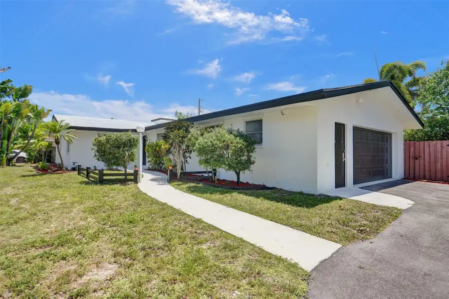 4017 NE 18th Avenue, Oakland Park, FL 33334 - #2