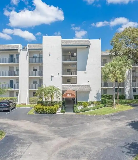 9325 Lagoon Place, Davie, FL 33324 - #1