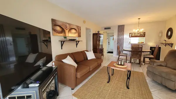 2901 NW 48th Avenue #461, Lauderdale Lakes, FL 33313