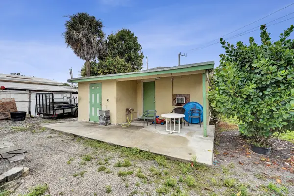 1412b NW 7th Street #b, Pompano Beach, FL 33069