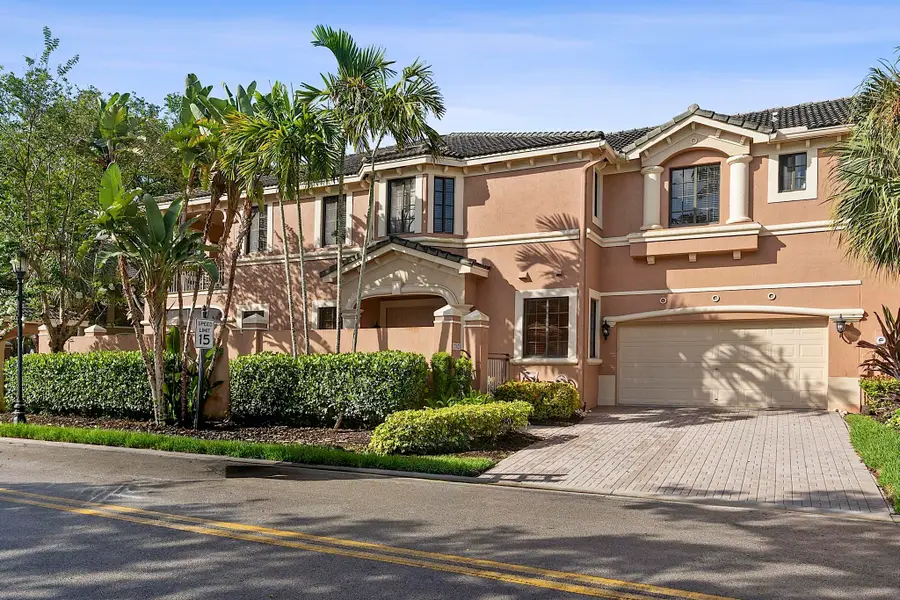 2742 Kinsington Circle, Weston, FL 33332 - #2