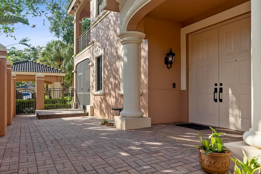 2742 Kinsington Circle, Weston, FL 33332 - #2