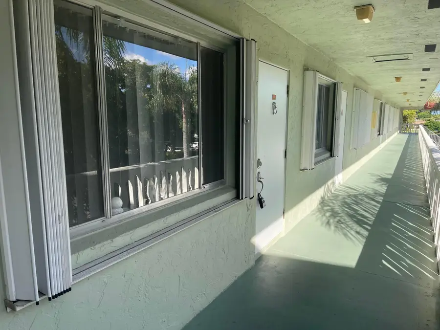 3100 Springdale Boulevard #apto, Palm Springs, FL 33461 - #2