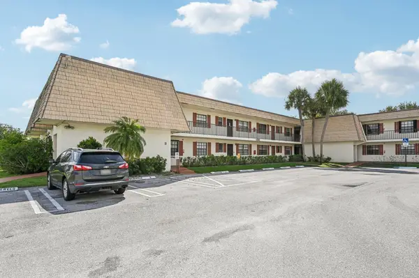4682 Oak Terrace Drive #4682, Greenacres, FL 33463
