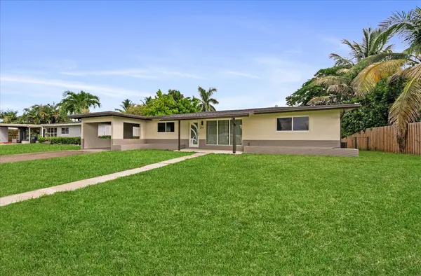 256 Greenbrier Drive, Palm Springs, FL 33461