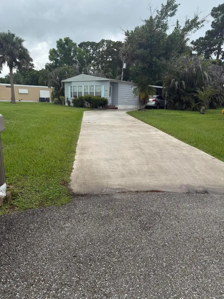 11 SE La Mesa, Port Saint Lucie, FL 34952 - #3