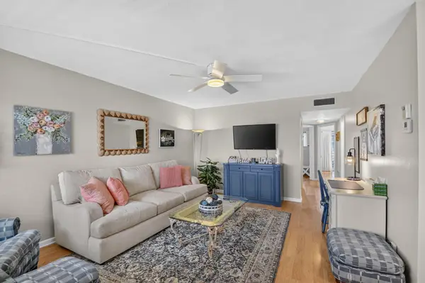 2880 Lake Osborne Drive #203, Lake Worth Beach, FL 33461