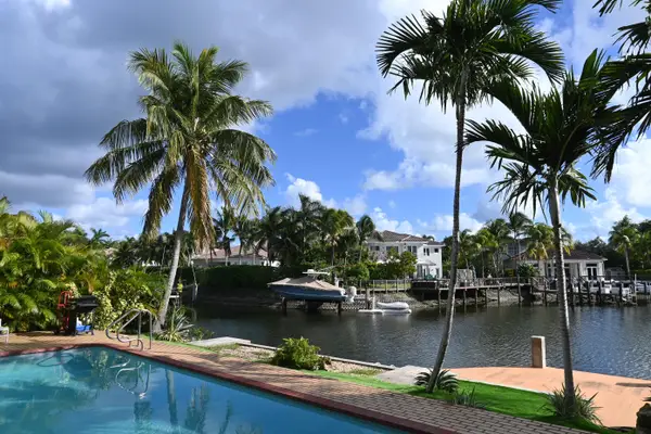 1104 Washington Street, Hollywood, FL 33019