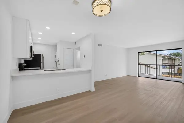 3404 Gardens E Drive #21B, Palm Beach Gardens, FL 33410