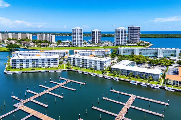29 Yacht Club Drive #304, North Palm Beach, FL 33408