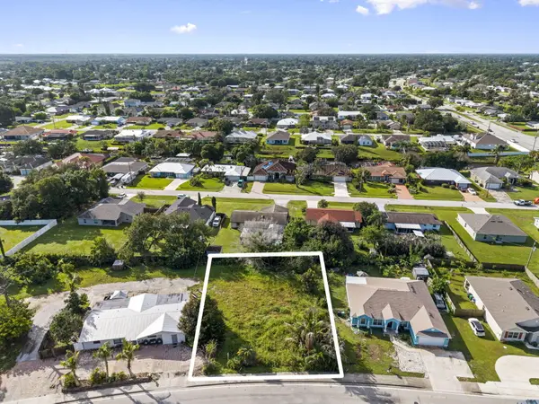 158 NE Saint James, Port St Lucie, FL 34983