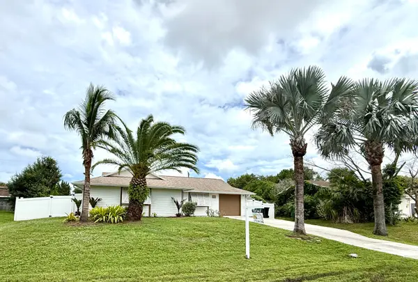 637 SW Granadeer Street, Port St Lucie, FL 34983