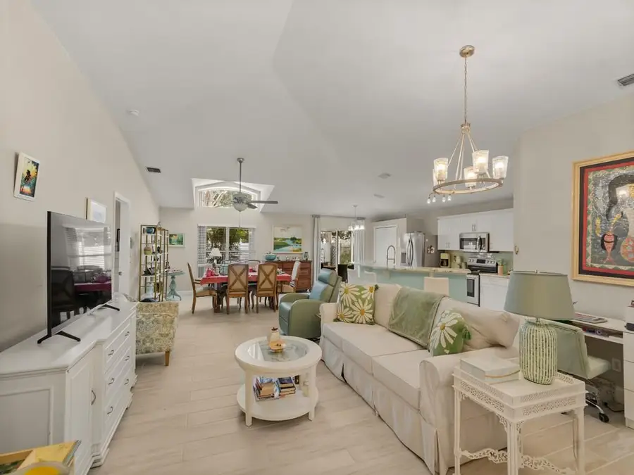 1007 E 13th Square, Vero Beach, FL 32960 - #3