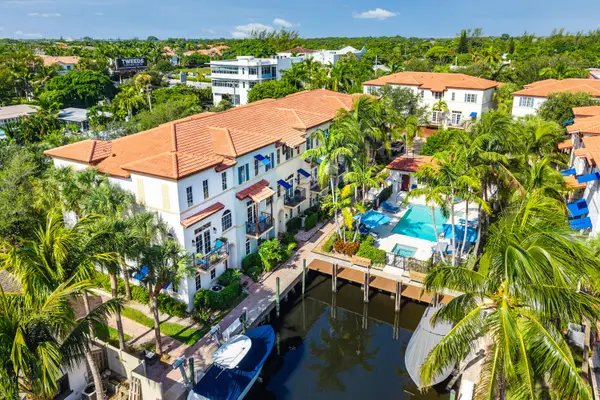 813 Estancia Way, Boynton Beach, FL 33435