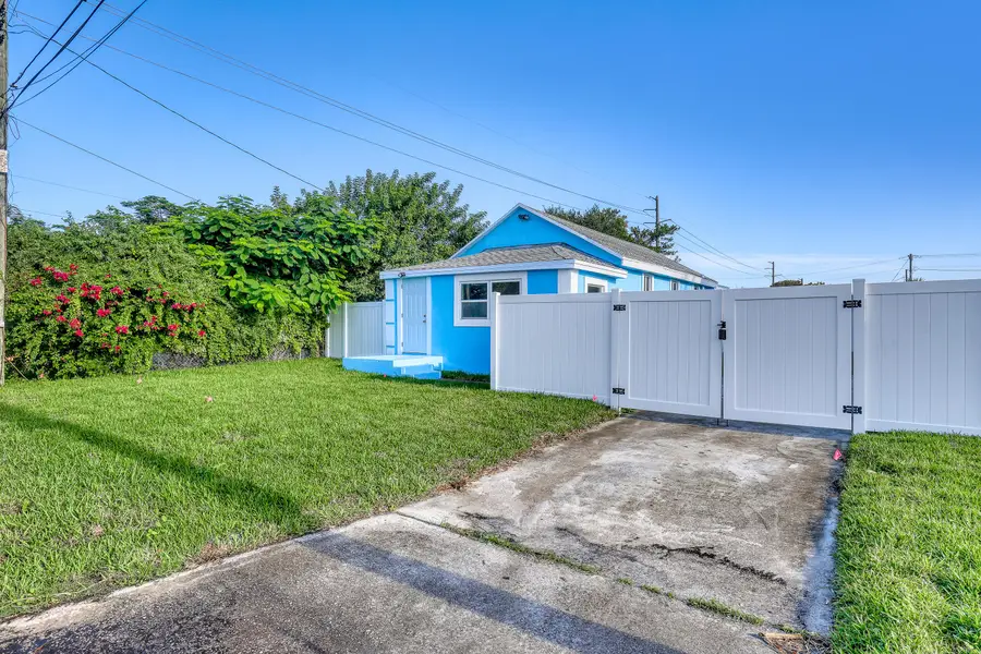 180 W 15th Street, Riviera Beach, FL 33404 - #2