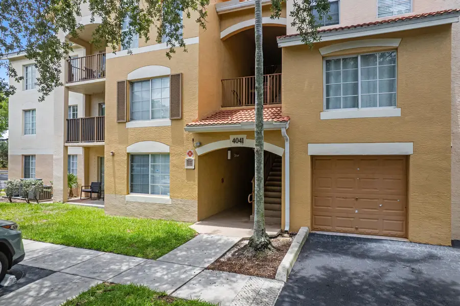 4041 San Marino Boulevard #202, West Palm Beach, FL 33409 - #2