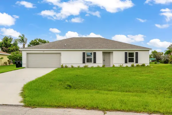 2386 SE Manor Avenue, Port St Lucie, FL 34952