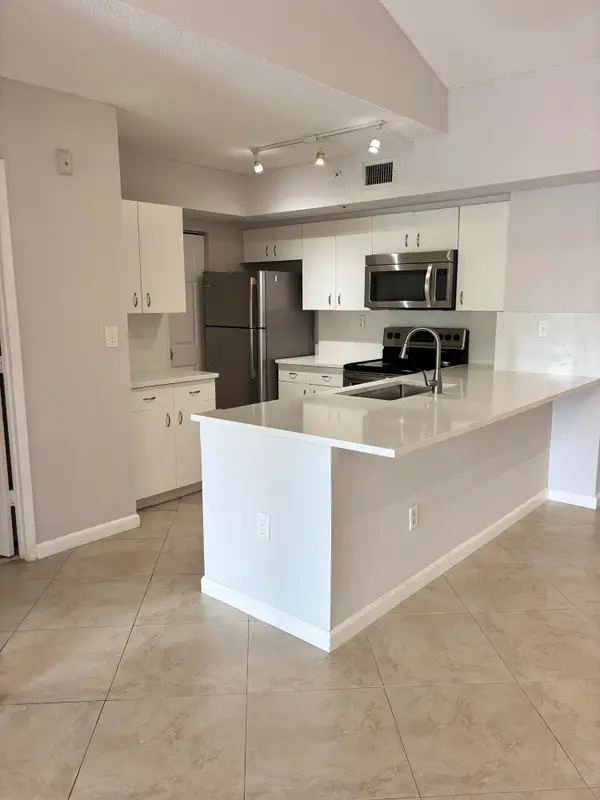2640 S University Drive #305, Davie, FL 33328