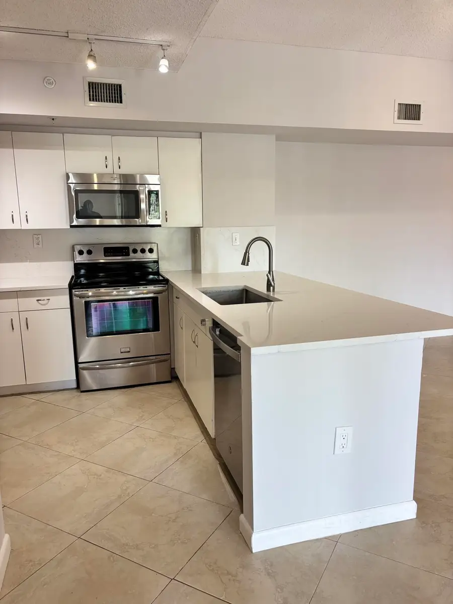 2640 S University Drive #305, Davie, FL 33328 - #2