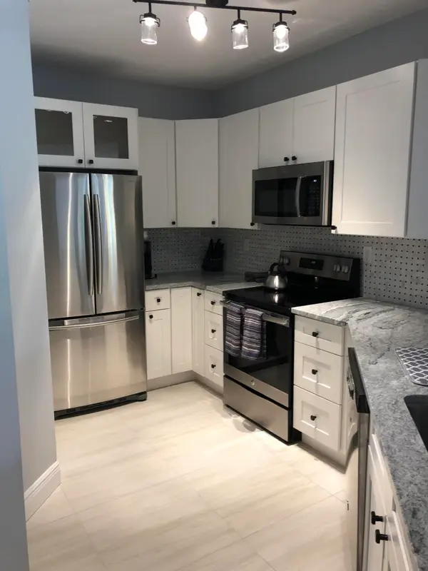 800 Uno Lago Drive, North Palm Beach, FL 33408