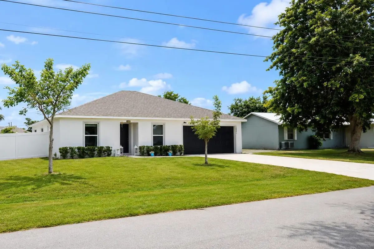 1921 SE Joyner Circle, Port Saint Lucie, FL 34952 - #1