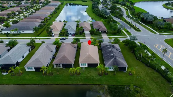 11826 SW Brighton Falls Drive, Port St Lucie, FL 34987