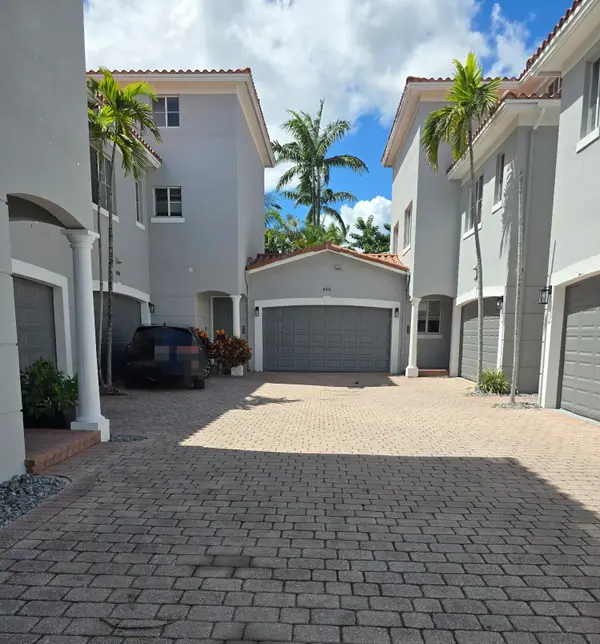 635 NE 11th Avenue, Fort Lauderdale, FL 33304